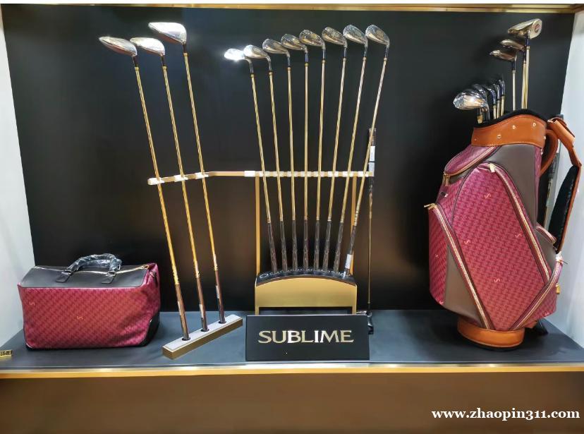 聘用高尔夫女服务员 聘用高尔夫女服务员