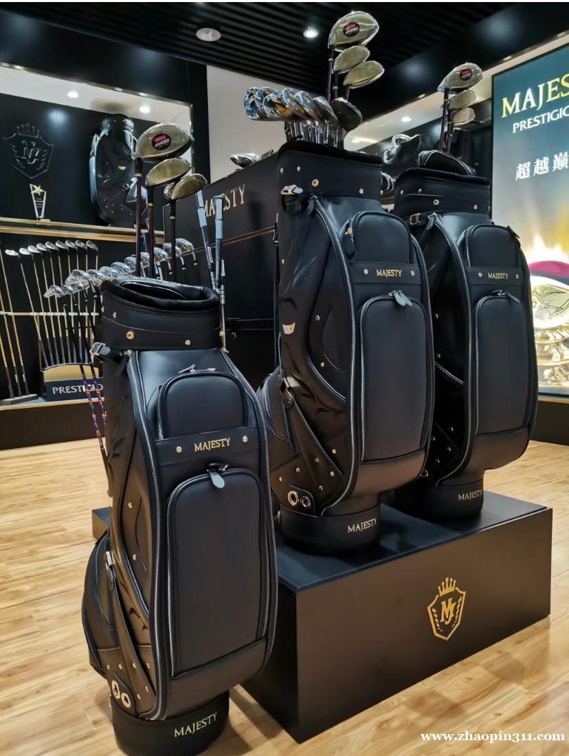 聘用高尔夫女服务员 聘用高尔夫女服务员