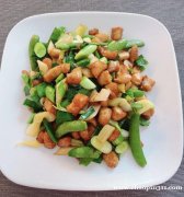 资深月嫂，43岁有12年丰富经验，全美可飞，