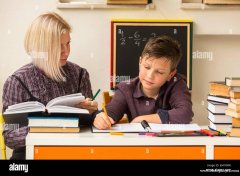 寻找一位中文家教老师（有经验/有交通为佳）