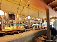 酒吧招聘服务员