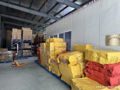 负责监督和管理仓库的库存情况