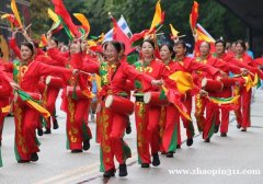 丰富中老年华人文化生活  现面向社会招募腰鼓队成员